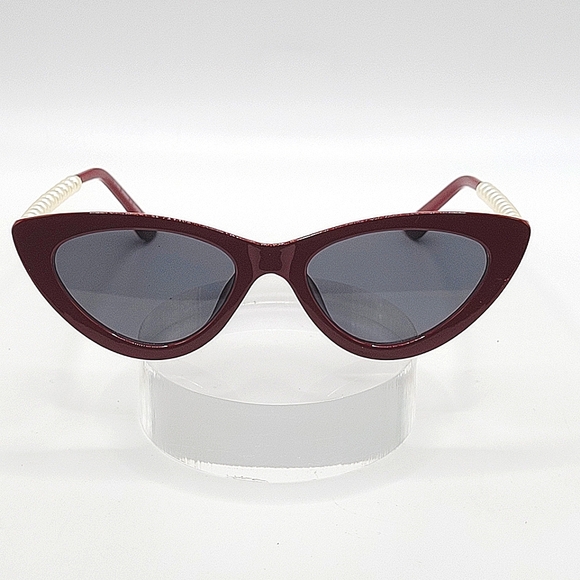 Pearl - Picture 2 of 4